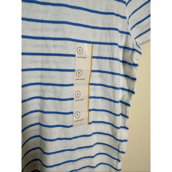 Universal Thread White and Blue Stripe Crop T-shirt Size Small New - Picture 2 of 4